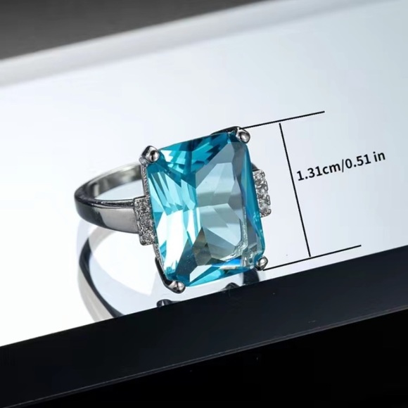 Blue Topaz & 9.25 Sterling Siver Ring Size 8 or 10 - Picture 5 of 6